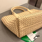 スモール カバット 32 インチ クリーム ラムスキン