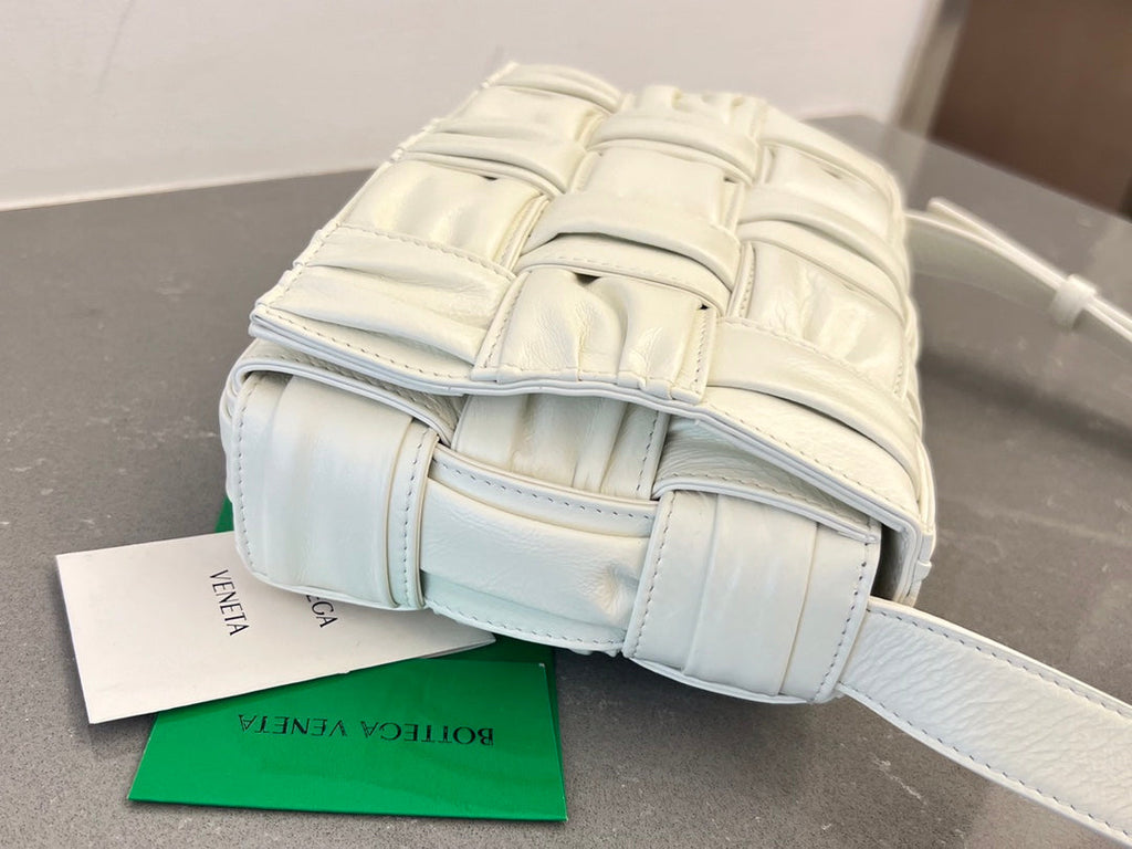 カセット 28 ホワイト ソフトラムスキン