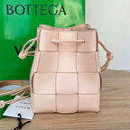 SMALL CASSETTE BUCKET 18 IN LIGHT PINK CALFSKIN