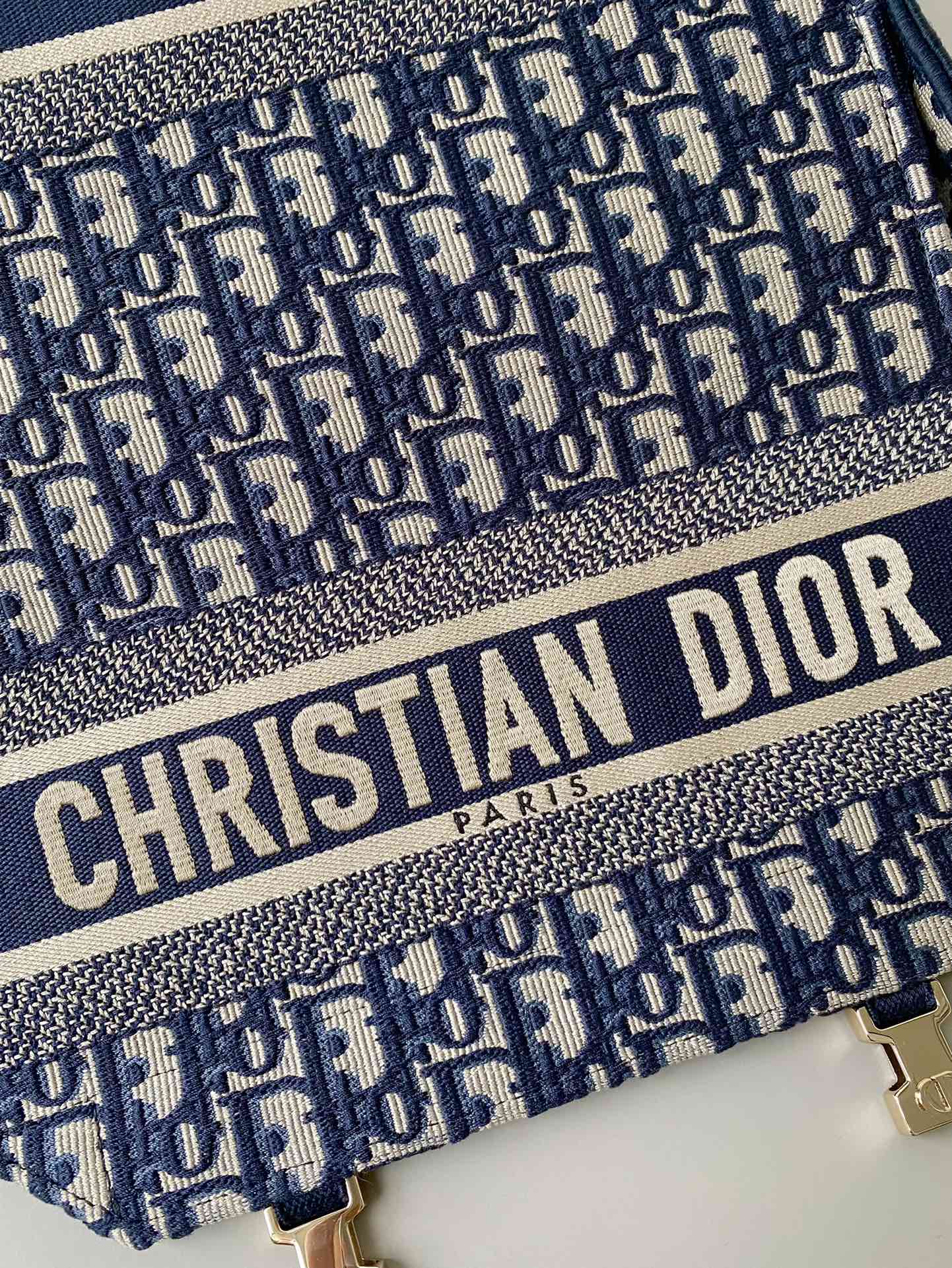 ミディアム ディオールキャンプ バッグ 28 オブリーク ブルー エンブロイダリー