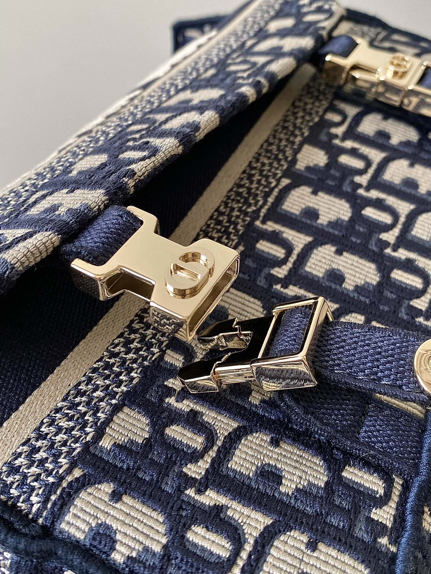 スモール ディオールキャンプ バッグ 23 オブリーク ブルー エンブロイダリー