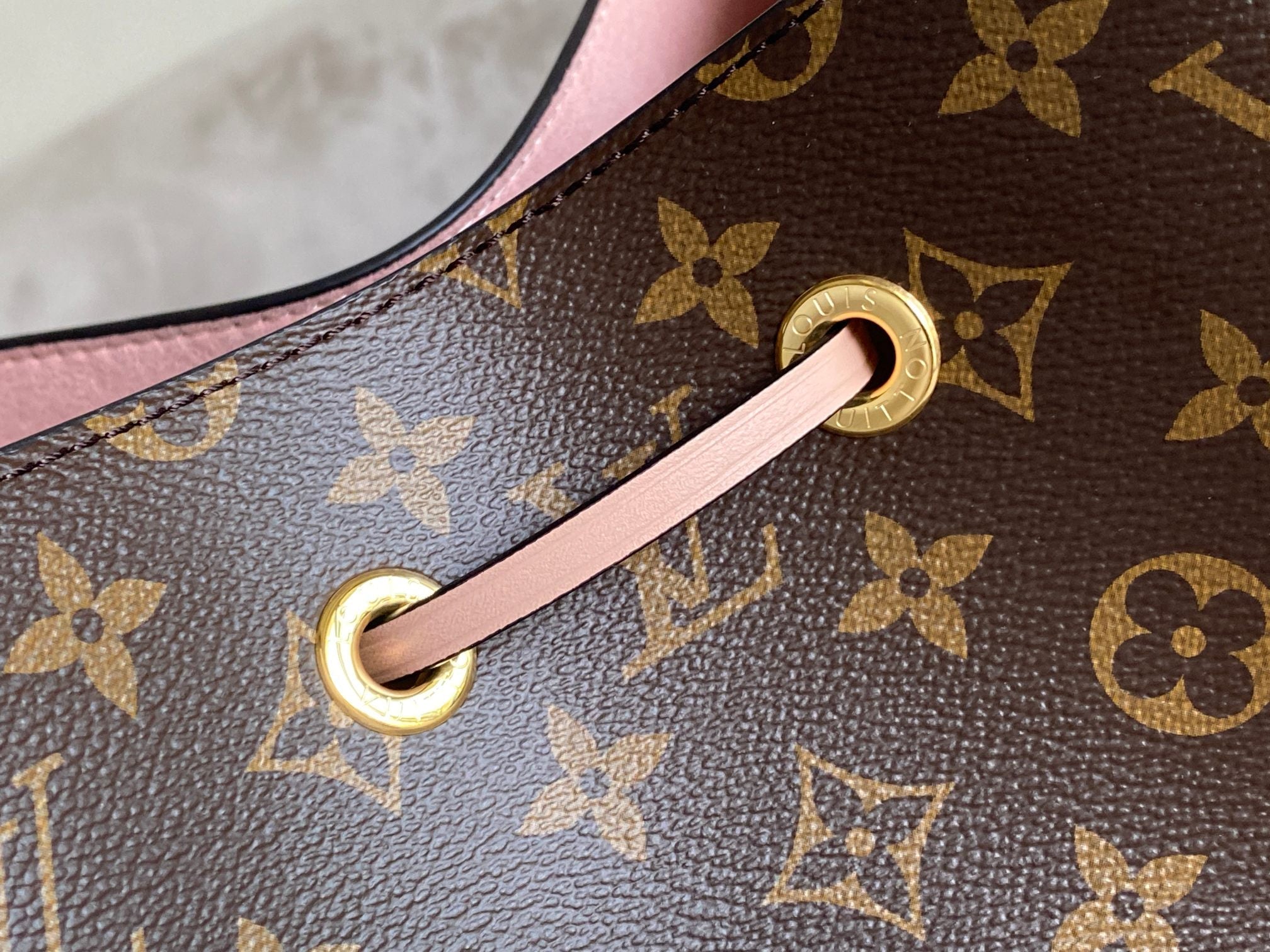LV 25S NÉONOÉ BB 26 IN BROWN MONOGRAM CANVAS GOLD HARDWARE