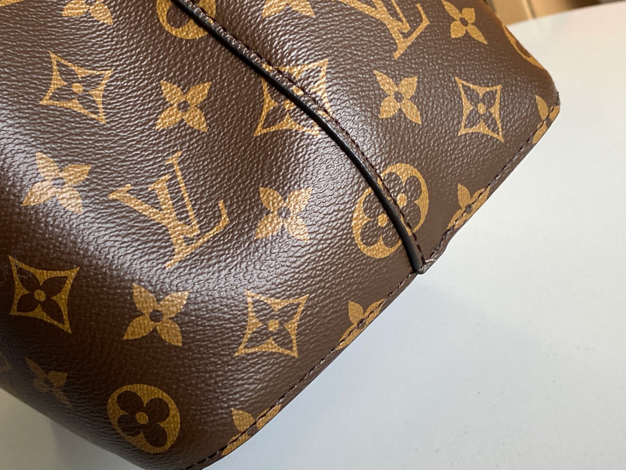 LV 25S NÉONOÉ BB 26 IN BROWN MONOGRAM CANVAS GOLD HARDWARE