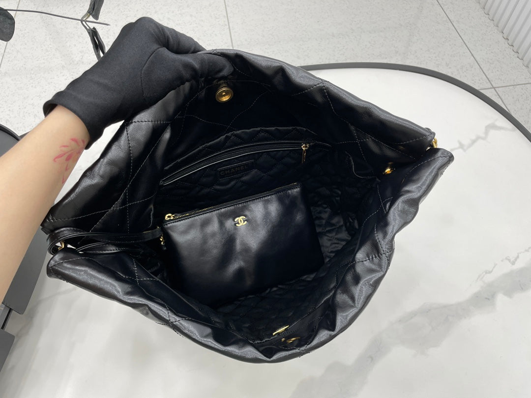 CCラージ 42 ハンドバッグ（ブラックカーフスキン、ゴールド金具）