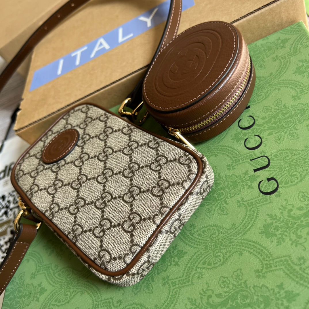 ブラウンカーフスキンとベージュキャンバスのミニバッグ17