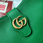 MEDIUM SHOULDER BAG 39 IN GREEN CALFSKIN GOLD HARDWARE