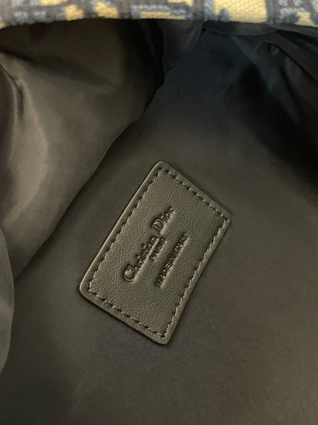 斜めジャカードのトラベルバックパック41