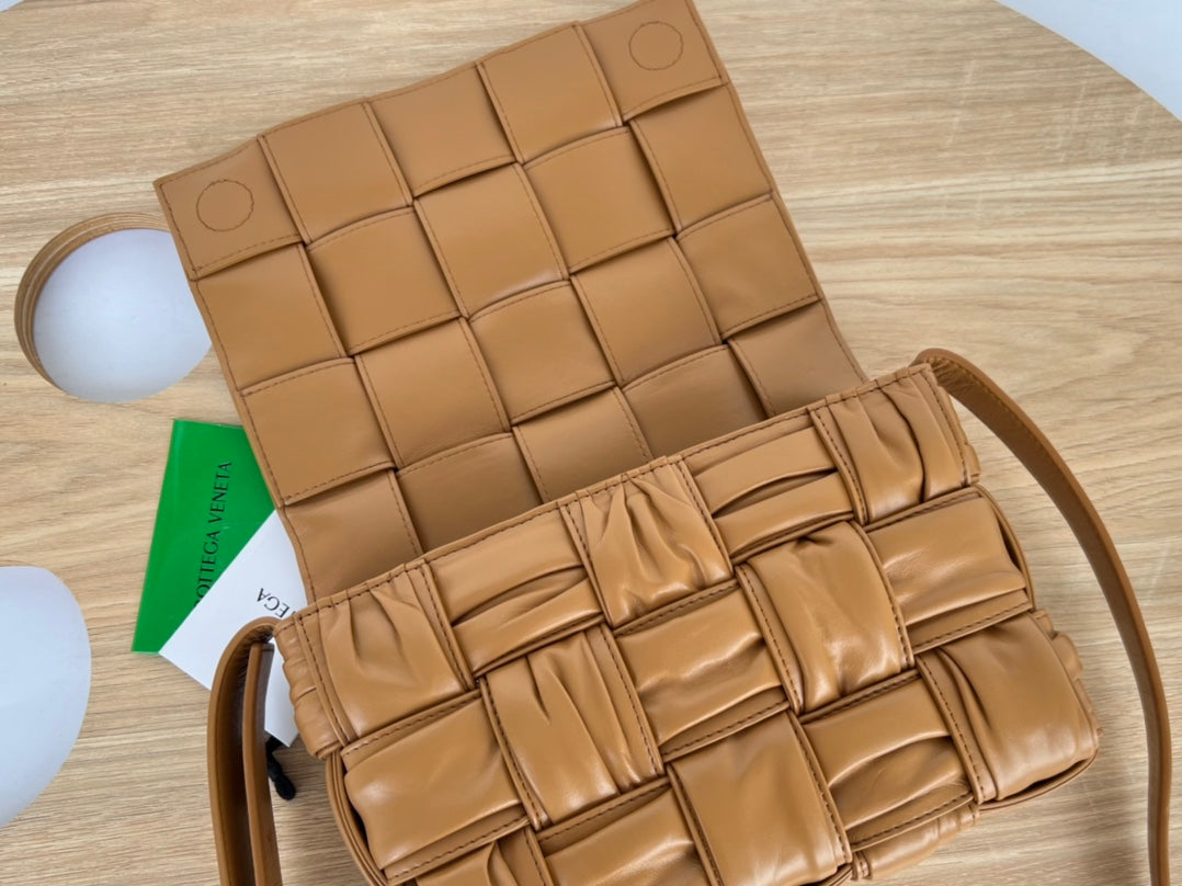 カセット 28 ミディアムブラウン ソフトラムスキン