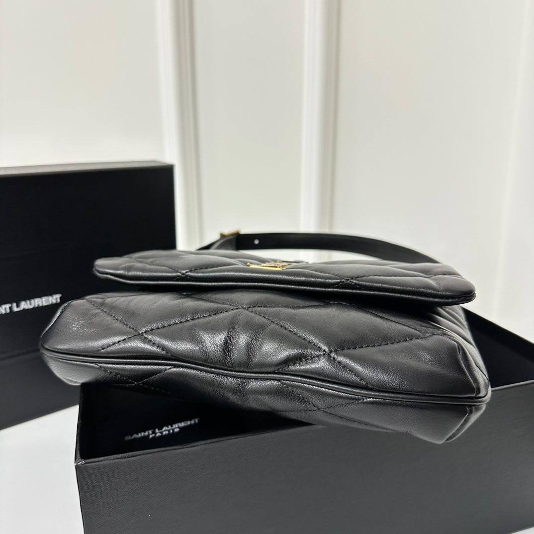 LE 5 À 7 ハンドバッグ 24 ブラック ラムスキン