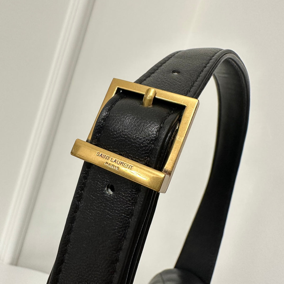 LE 5 À 7 ハンドバッグ 24 ブラック ラムスキン