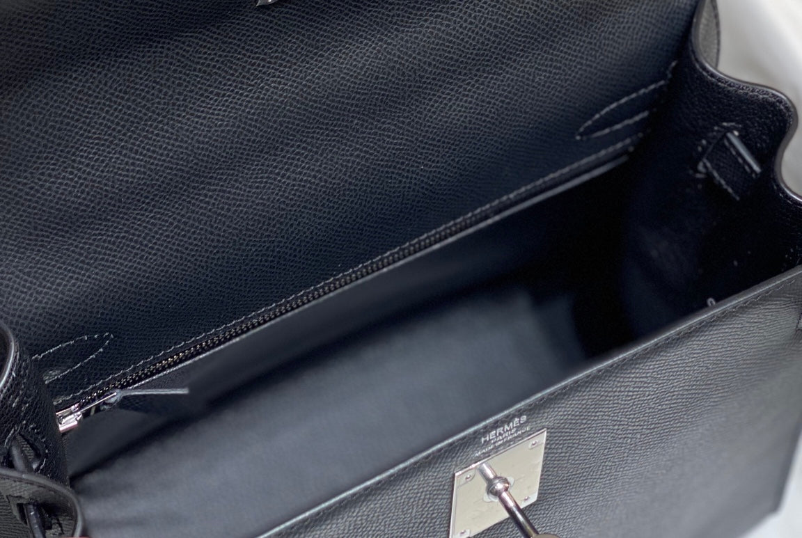 ケリー 28cm ノワール エプソム カーフスキン シルバー金具