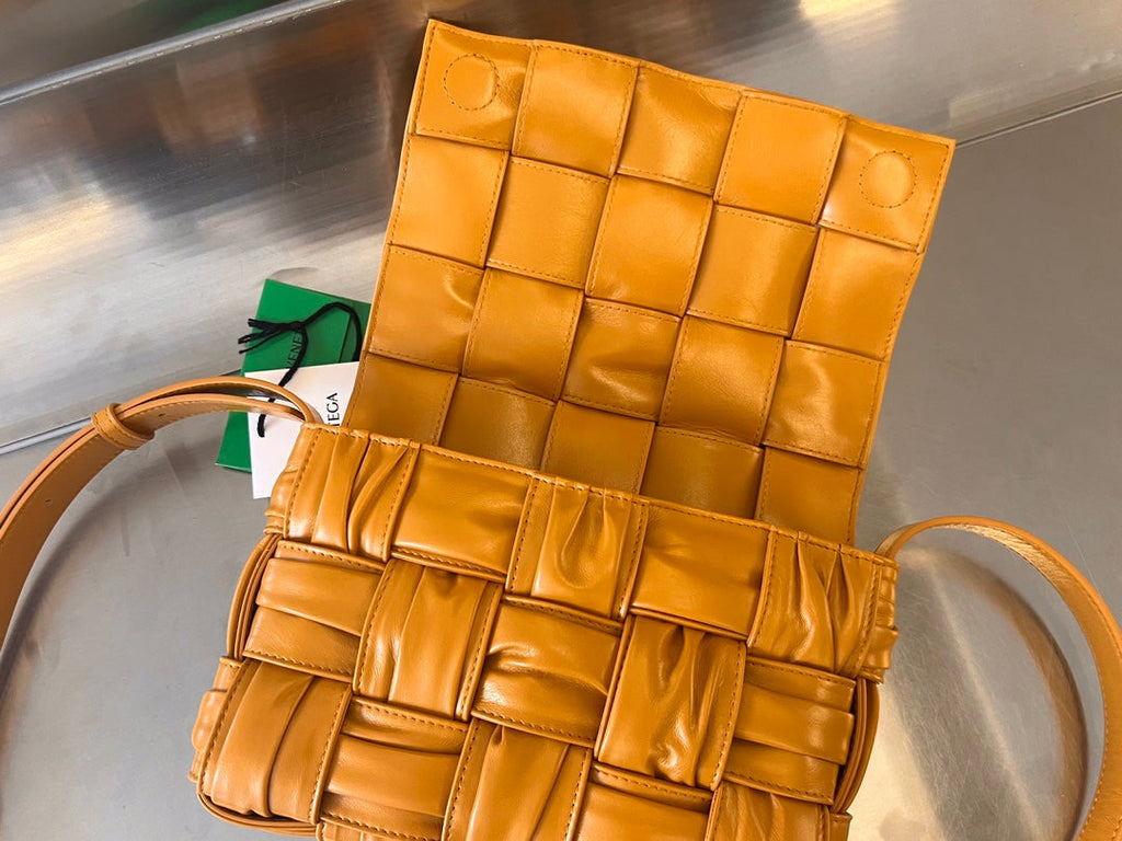 CASSETTE 28 IN SANDSTONE ORANGE SOFT LAMBSKIN