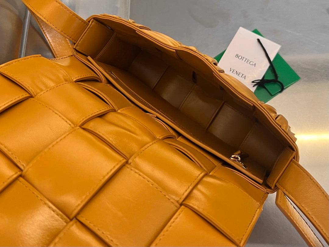 CASSETTE 28 IN SANDSTONE ORANGE SOFT LAMBSKIN