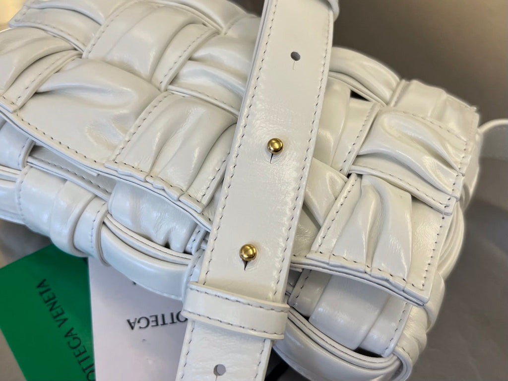 ミニカセット 19インチ ホワイト ソフトラムスキン