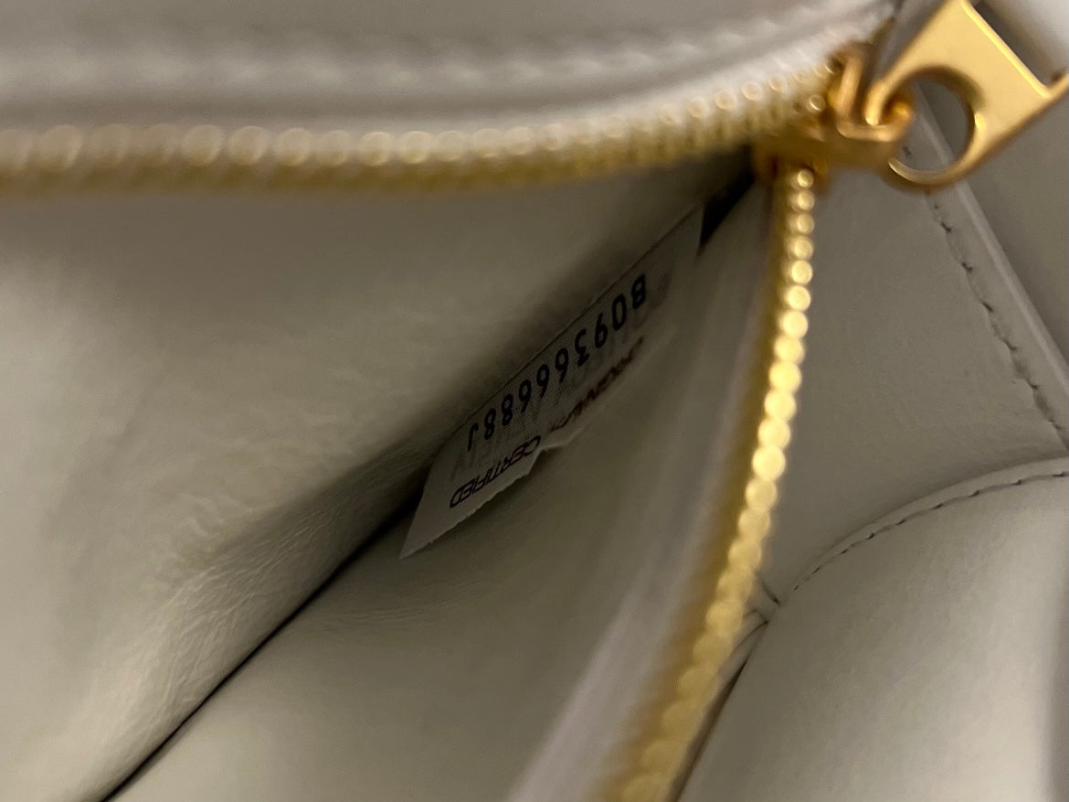 ミニカセット 19インチ ホワイト ソフトラムスキン