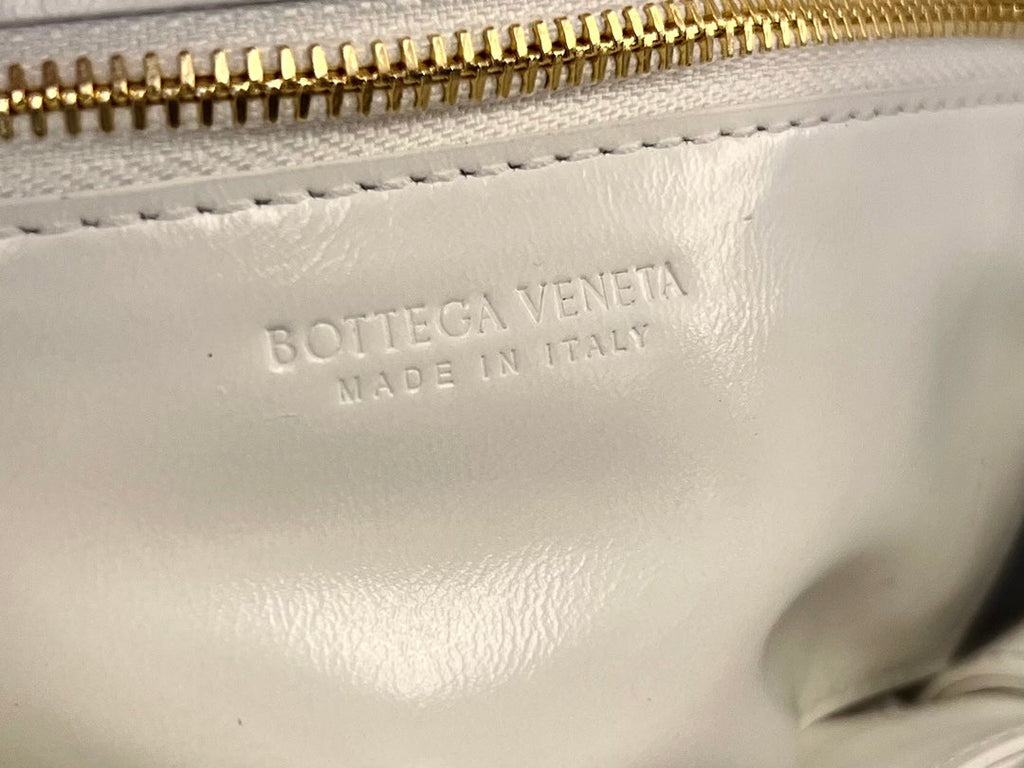 ミニカセット 19インチ ホワイト ソフトラムスキン