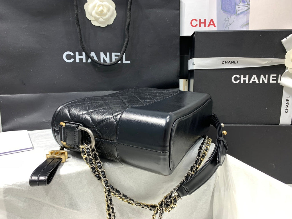 ホーボーバッグ 25 ストラップ付き ブラックカーフスキン ゴールド＆シルバー金具