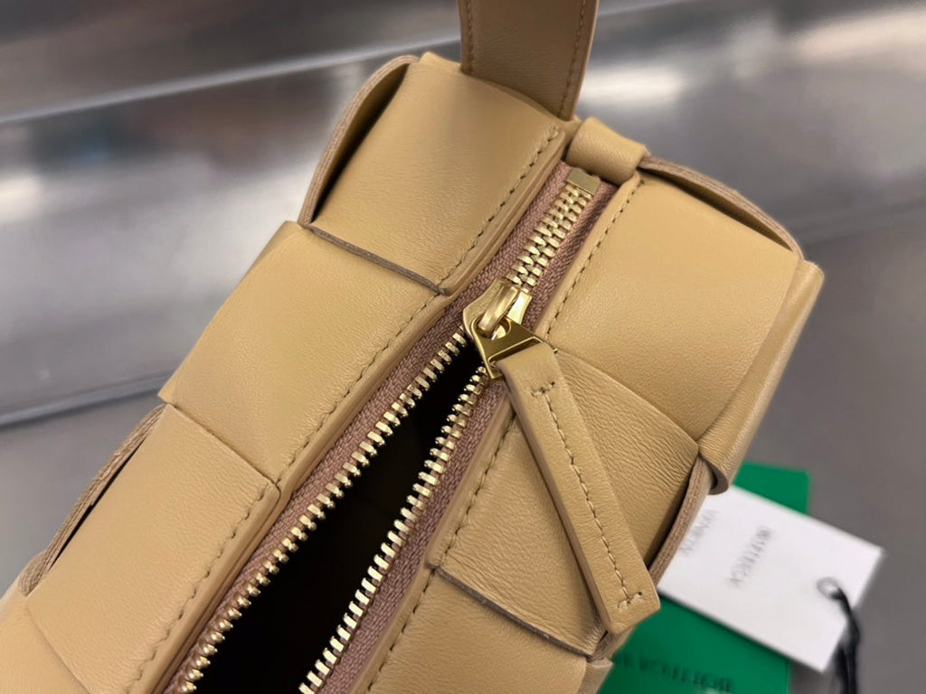 ブリックカセット28 ハーベストゴールドカーフスキン