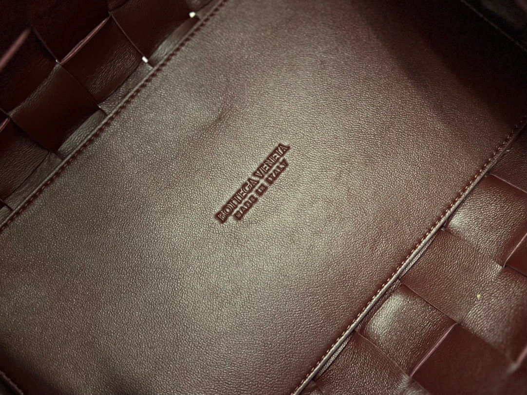 ミディアム 28 カセット チョコレートブラウン ラムスキン