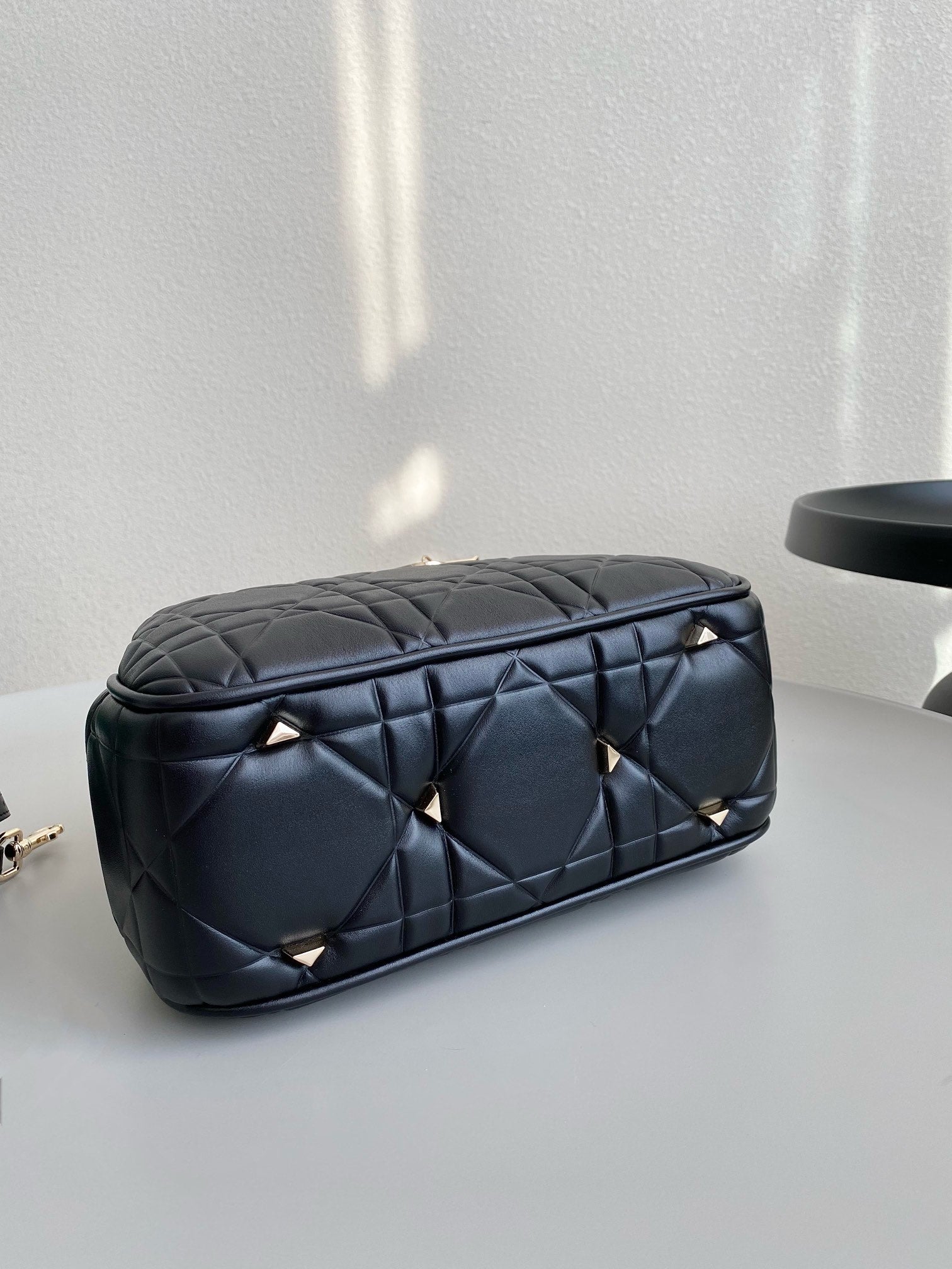 レディ 25 ハンドバッグ（ブラックカーフスキン）