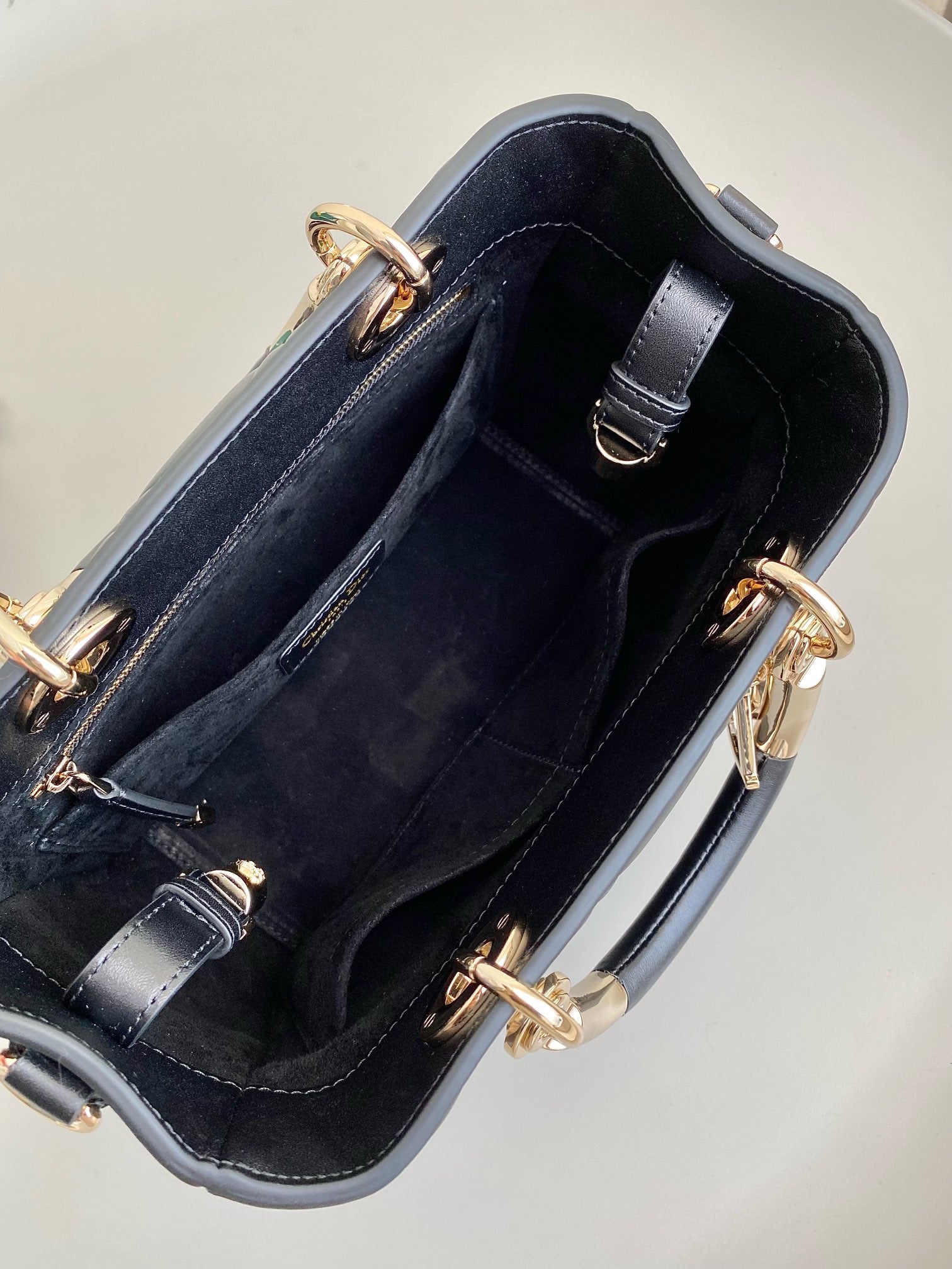 レディ 25 ハンドバッグ（ブラックカーフスキン）