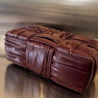 SMALL ARCO TOTE 30 IN WINE RED SOFT LAMBSKIN