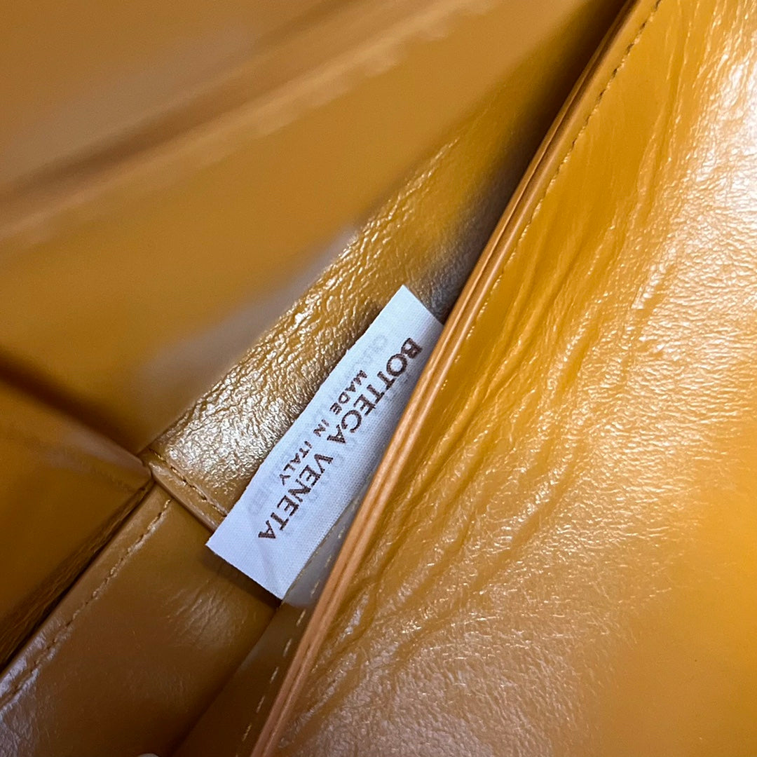 SMALL ARCO TOTE 30 IN PIZAZZ ORANGE SOFT LAMBSKIN