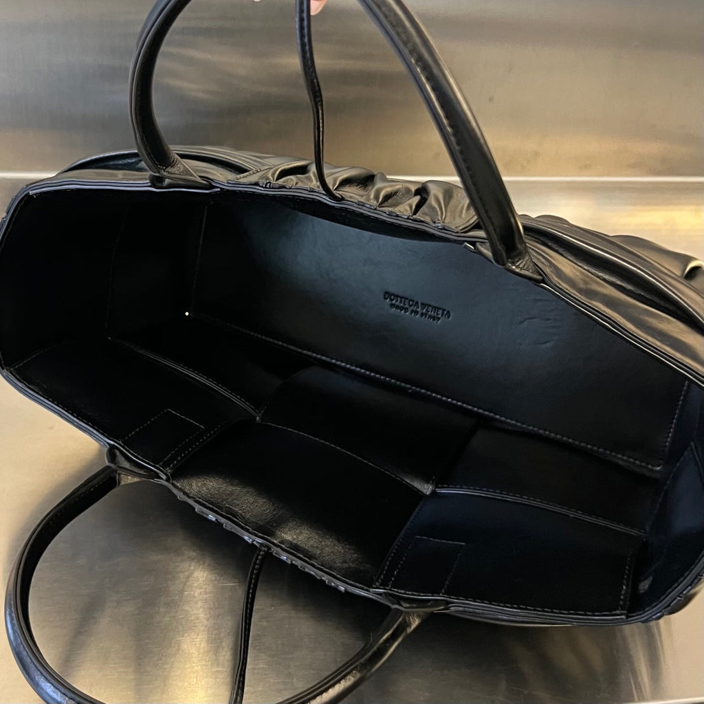 スモール アルコ トート 30 ブラック ソフトラムスキン