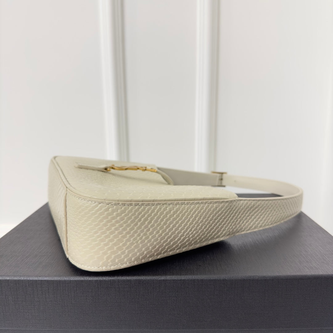 LE 5 À 7 ハンドバッグ 24インチ スネーク柄 ホワイトカーフスキン