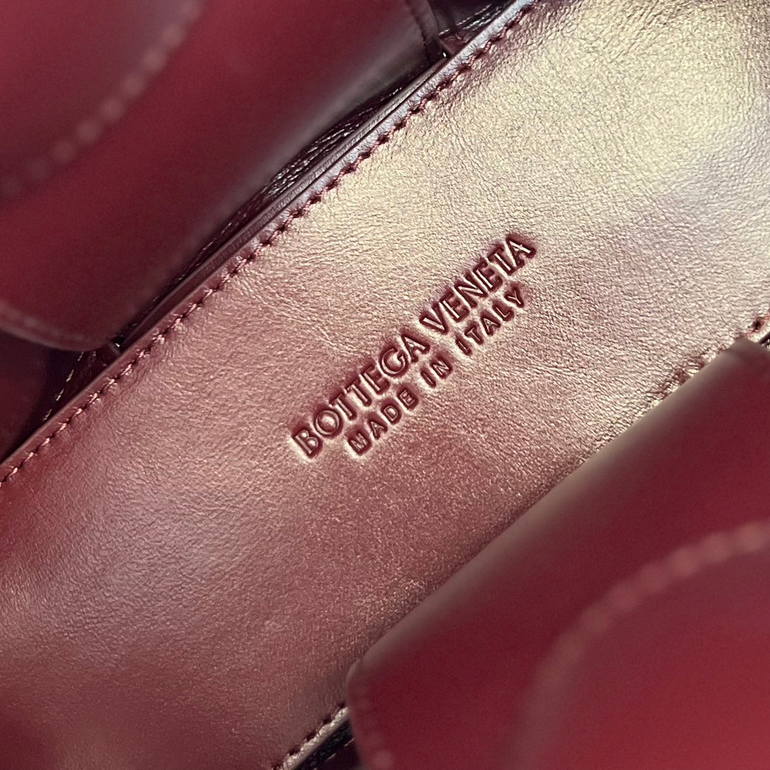 CANDY ARCO TOTE 20 IN WINE RED SOFT LAMBSKIN