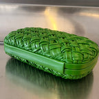 エメラルドグリーンのラムスキン製ノット19