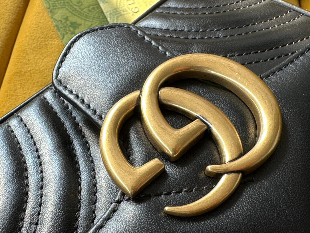 GGマーモント ミニ 18 ハンドバッグ（ブラックカーフスキン）