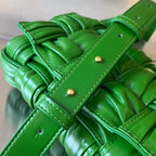 MINI CASSETTE 19 IN SHAMROCK GREEN SOFT LAMBSKIN