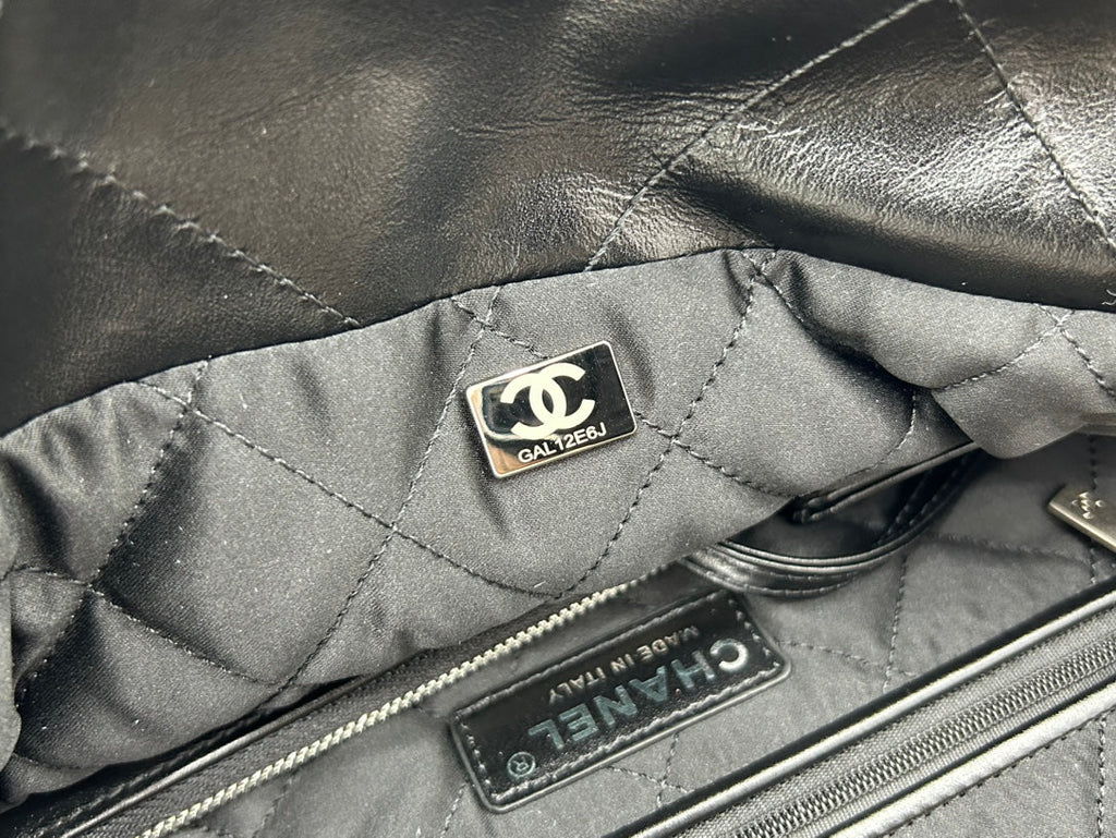 CC ミディアム 37 ハンドバッグ（ブラックカーフスキン、シルバー金具）