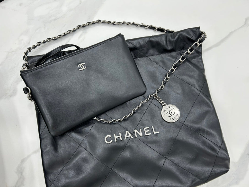 CC ミディアム 37 ハンドバッグ（ブラックカーフスキン、シルバー金具）