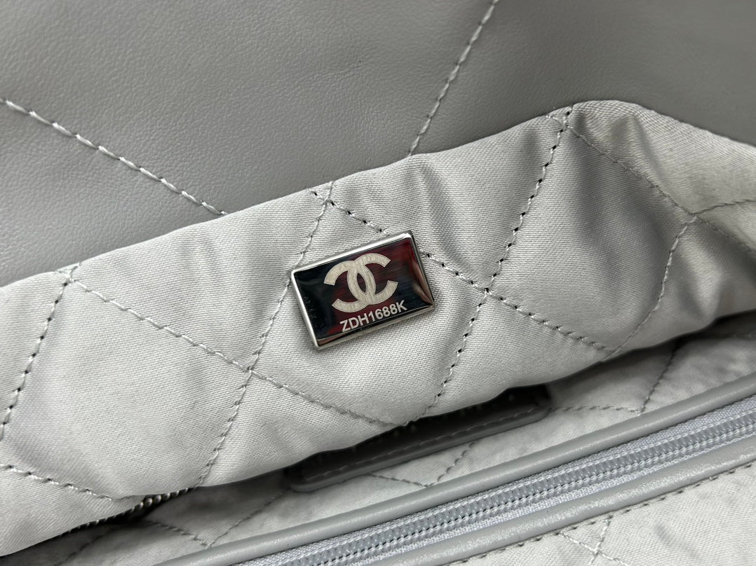 CC ミディアム 37 ハンドバッグ グレーカーフスキン シルバー金具