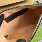 GGマーモント スモール 23 ハンドバッグ（ブラックカーフスキン、ゴールドロゴ入り）