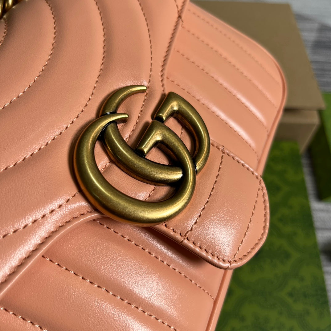 GGマーモント 26 クラシックバッグ（ピーチピンクカーフスキン）