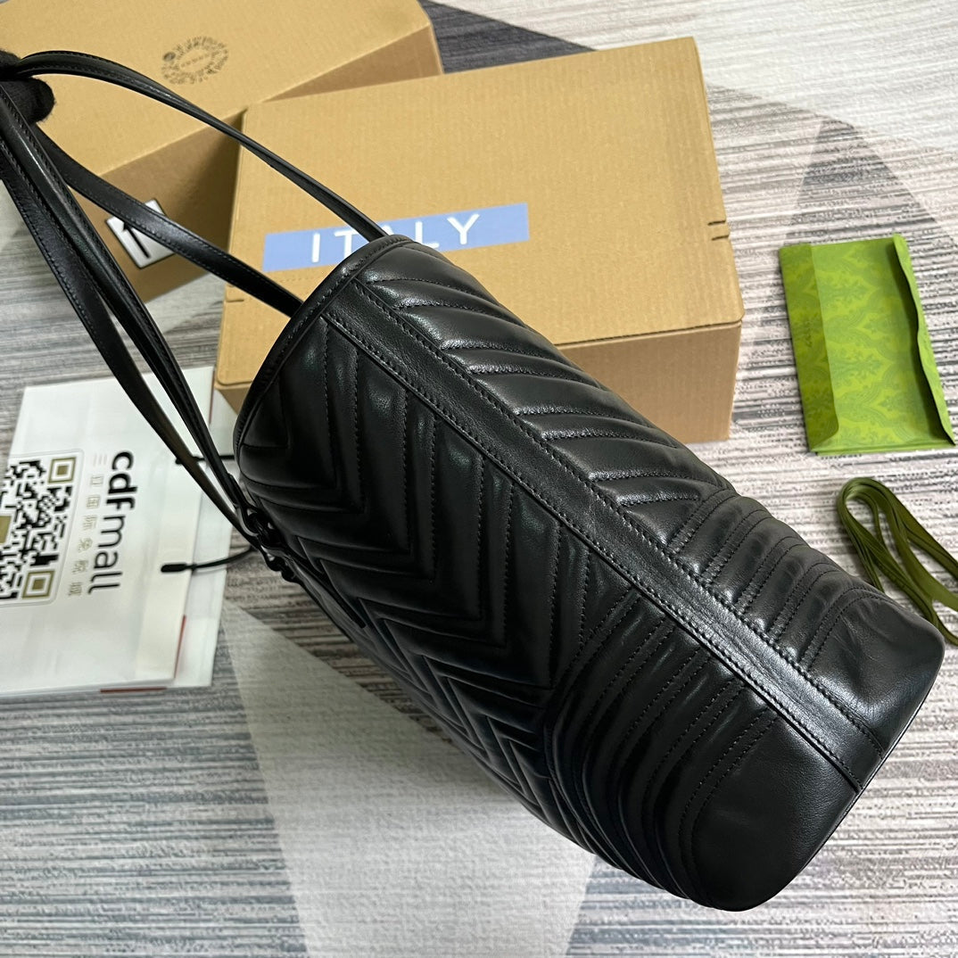 GGマーモント ラージ 38 トートバッグ（ブラックカーフスキン）