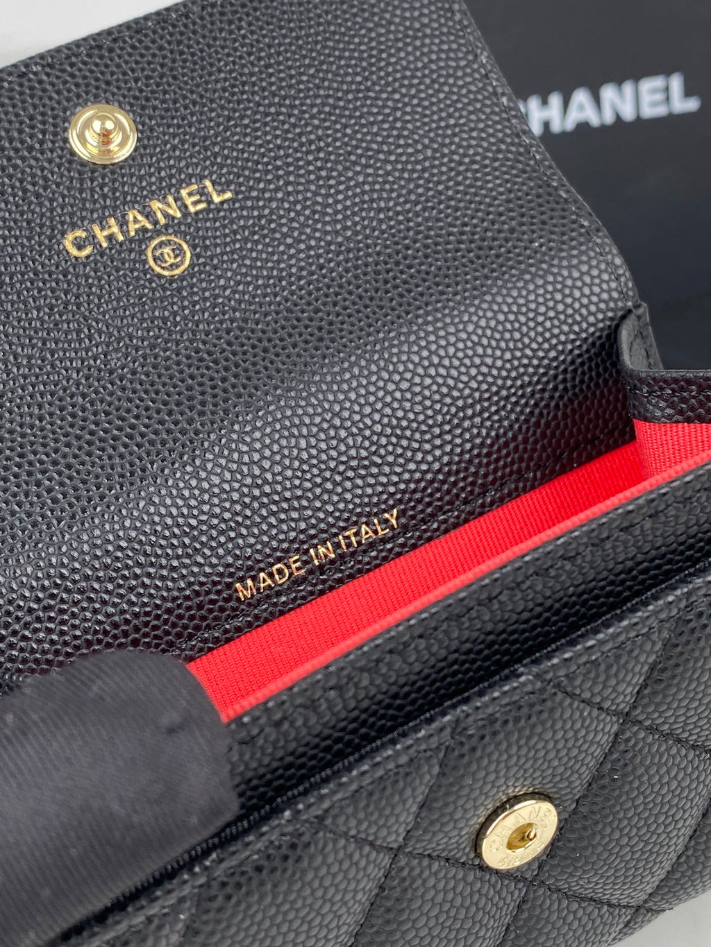 CCフラップカードホルダー 11 ブラック グレインカーフスキン ゴールドアイコン