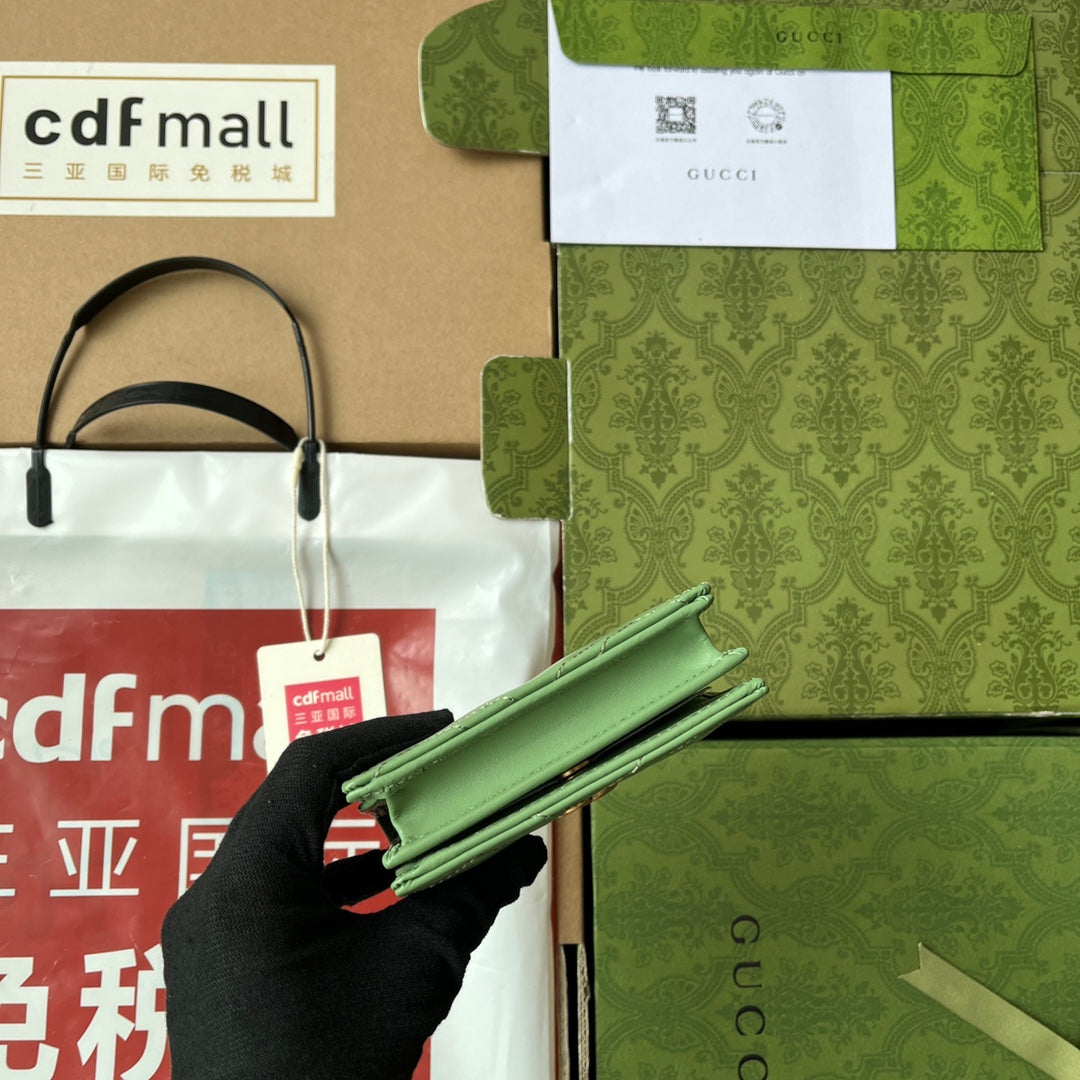 マーモント キルティングウォレット 11 ライトグリーン ラムスキン