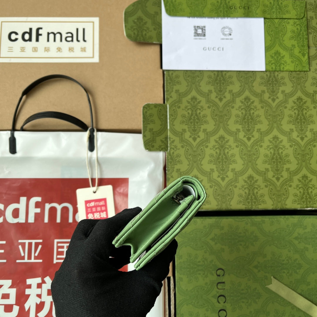 マーモント キルティングウォレット 11 ライトグリーン ラムスキン