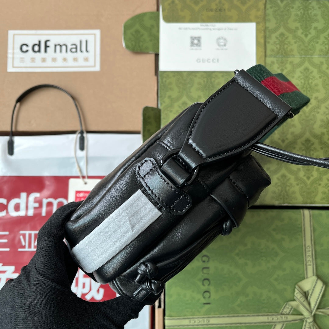 ショルダーバッグ 23 ブラックカーフスキン