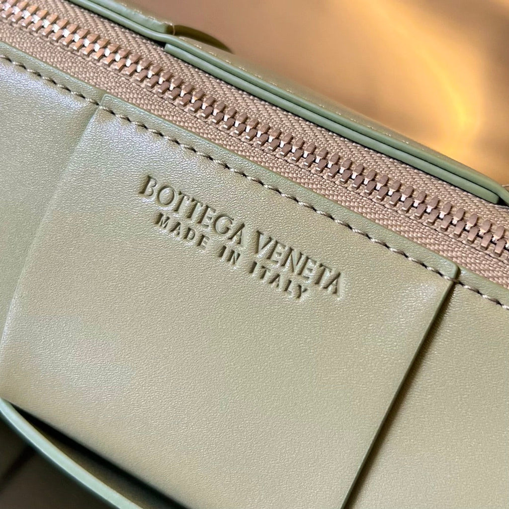 SMALL CYLINDER CASSETTE 21 IN TRAVERTINE CALFSKIN