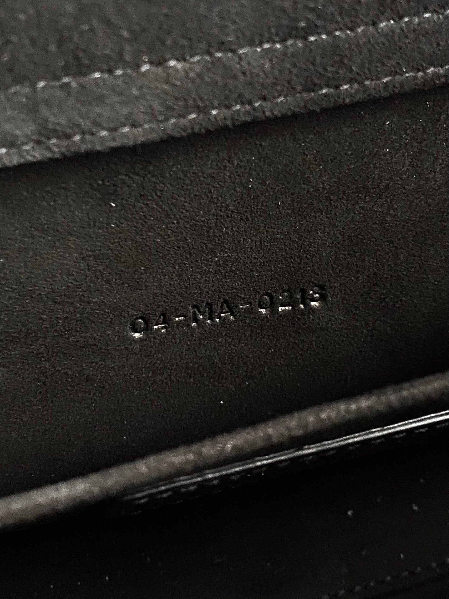 ミディアム D-JOY 26 バッグ（ブラック/ホワイトカーフスキン）