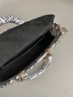 ミディアム D-JOY 26 バッグ（ブラック/ホワイトカーフスキン）