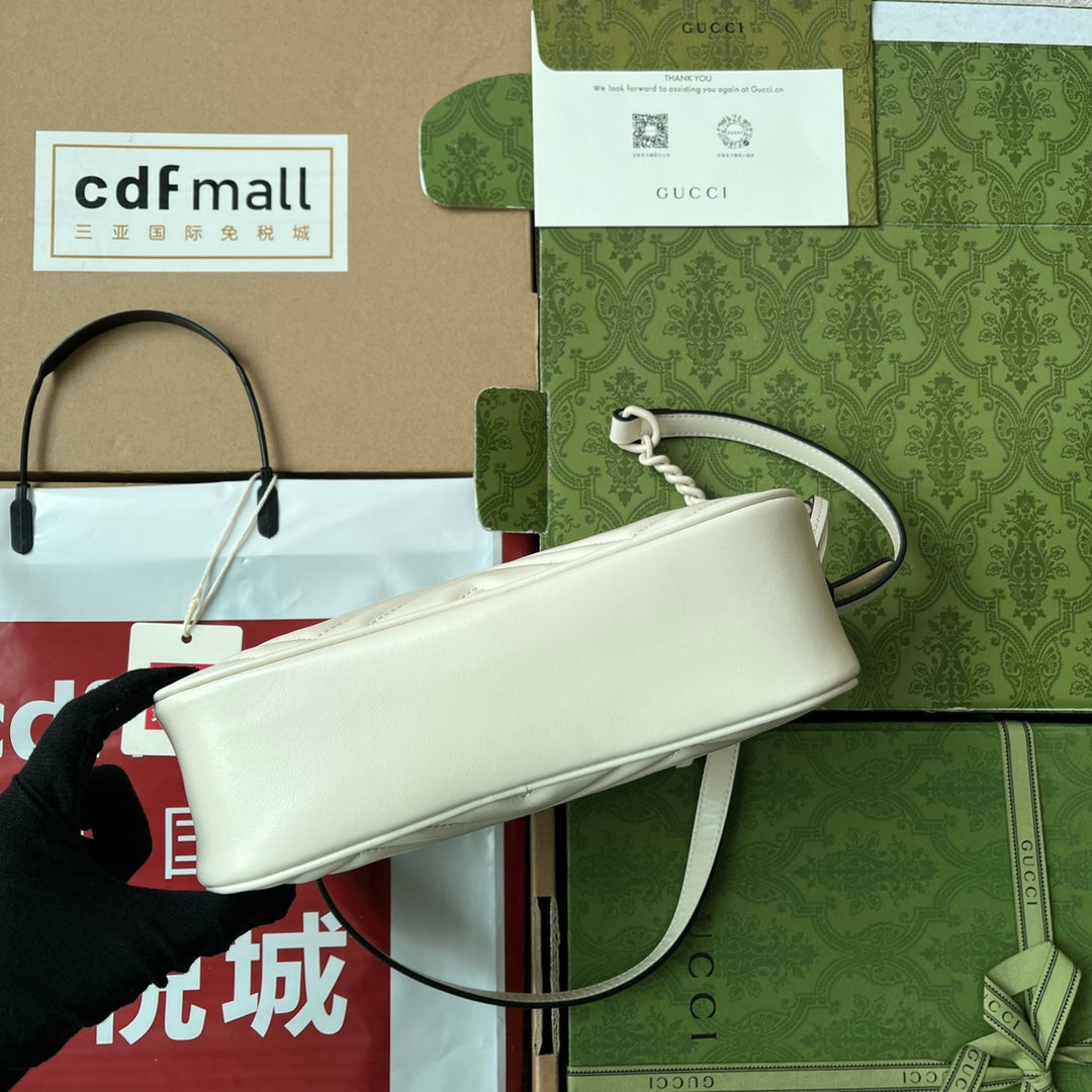 マーモント ショルダーバッグ 24 ホワイトカーフスキン