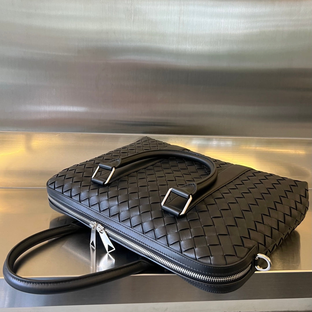 スリム イントレチャート ブリーフケース 36 ブラック カーフスキン