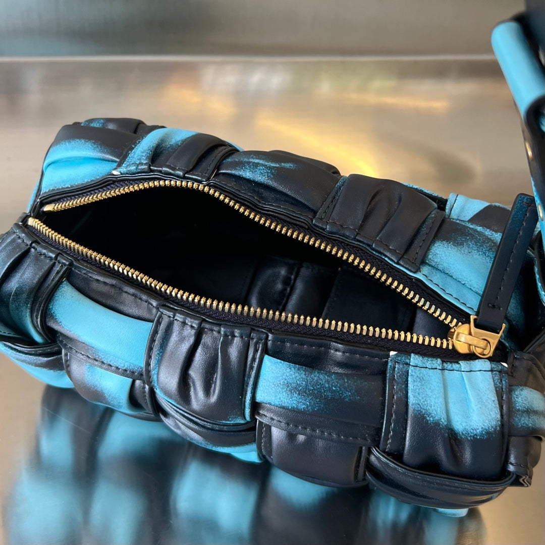 スモールブリックカセット 23インチ スカイブルーミックスブラック ラムスキン