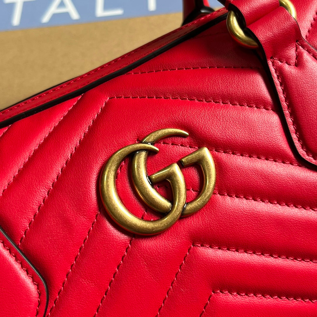 GGマーモント マトラッセ 27 ハンドバッグ チェリーレッド カーフスキン